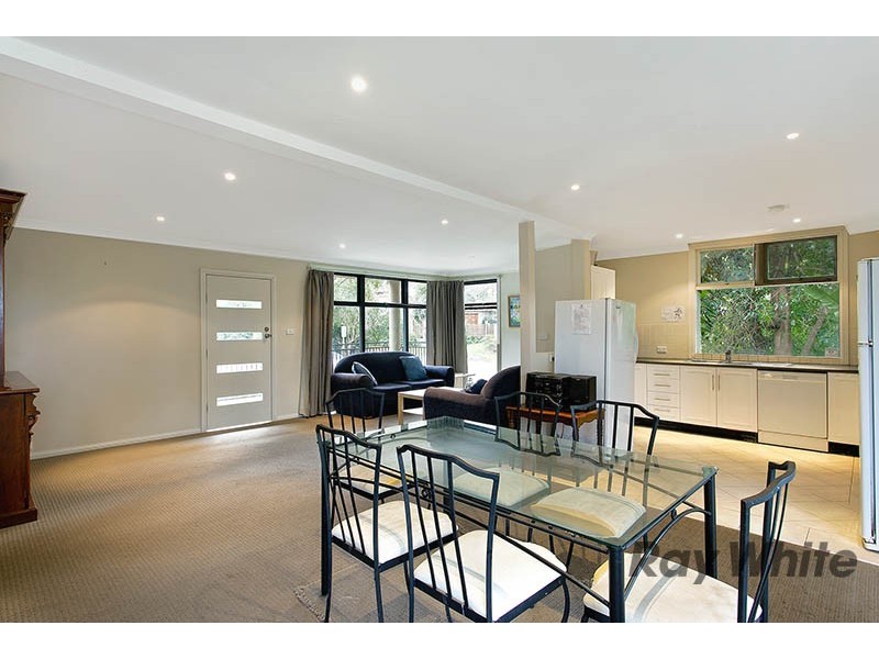 25 Andrew Ave, Keiraville NSW 2500