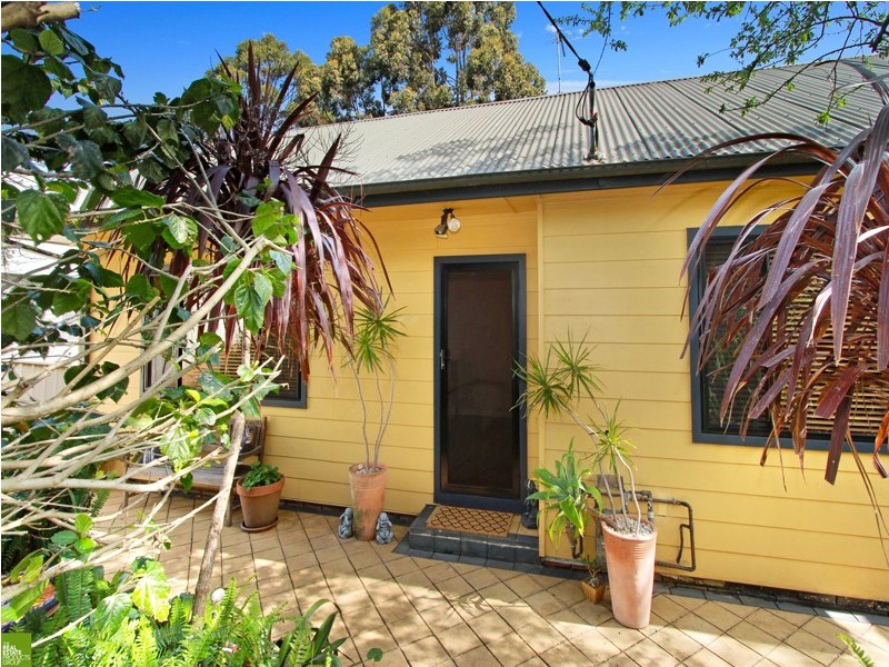 167 Gladstone Ave, Mount Saint Thomas NSW 2500