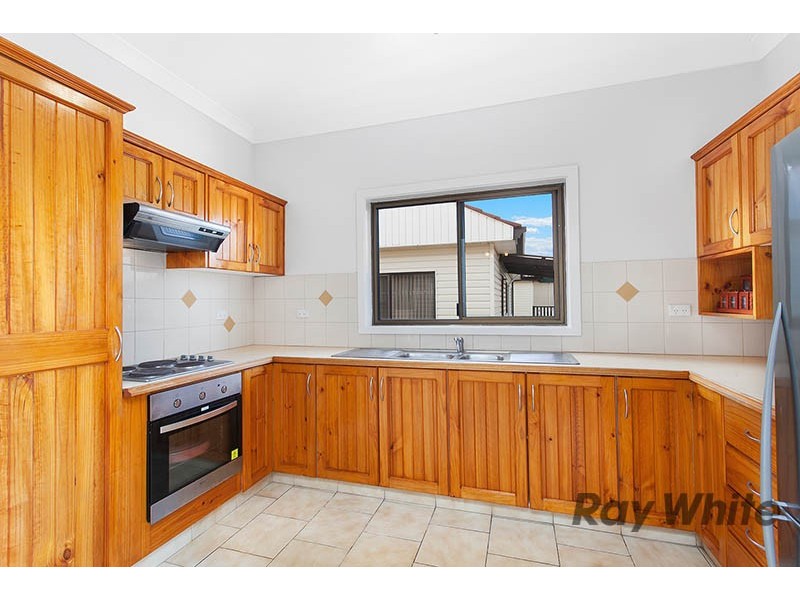 63 Weringa Avenue, Lake Heights NSW 2502