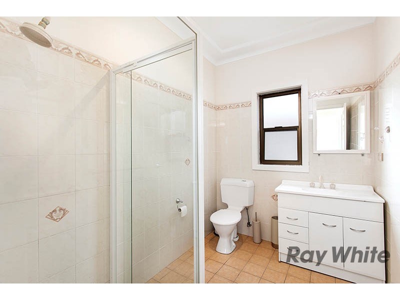 63 Weringa Avenue, Lake Heights NSW 2502