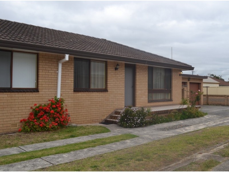 2/58 Osborne Parade, Warilla NSW 2528