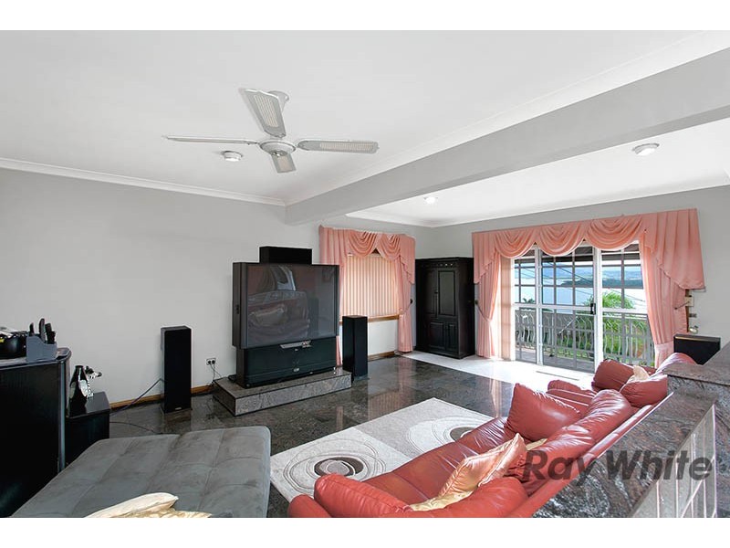 70 Hassan Street, Lake Heights NSW 2502