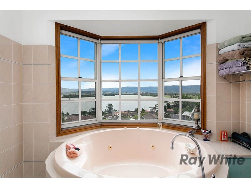 70 Hassan Street, Lake Heights NSW 2502