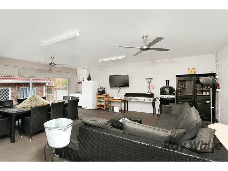 70 Hassan Street, Lake Heights NSW 2502