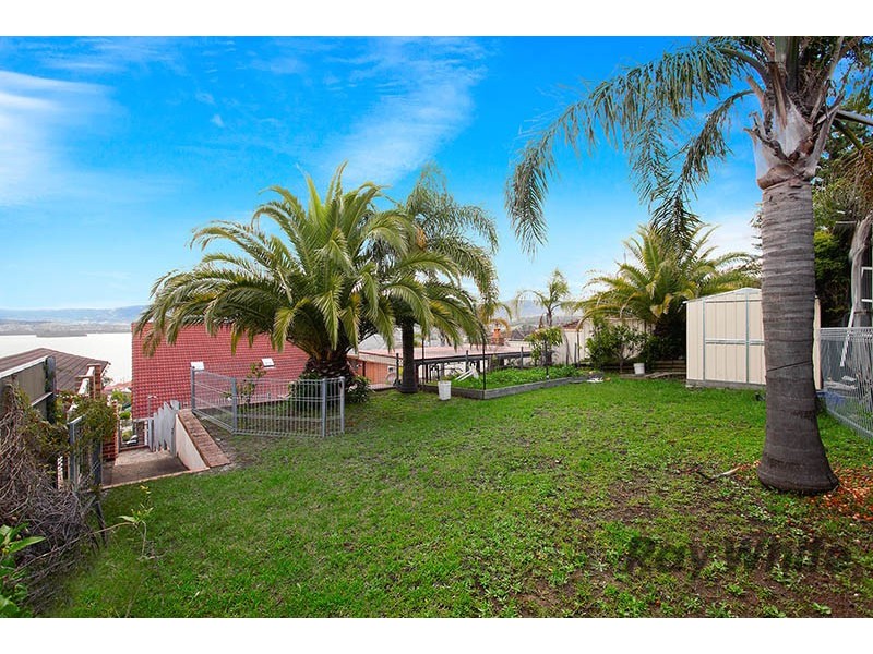 70 Hassan Street, Lake Heights NSW 2502