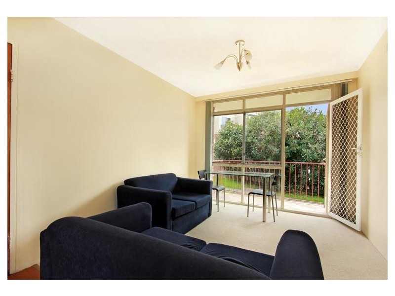 3/142 Gladstone Ave, Coniston NSW 2500