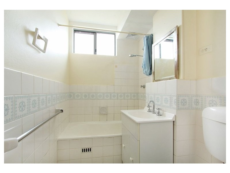 3/142 Gladstone Ave, Coniston NSW 2500