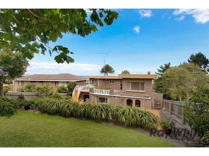 12 Matthews Drive, Mount Warrigal NSW 2528