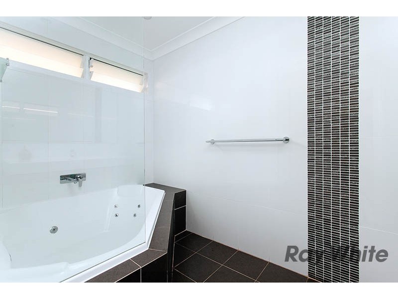 5 Helena Place, Albion Park NSW 2527