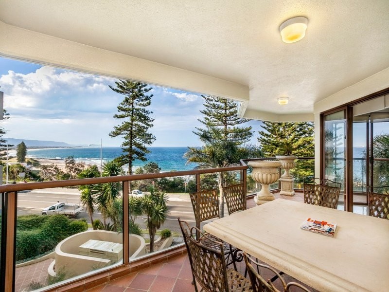 2/30 Cliff Road, Wollongong NSW 2500