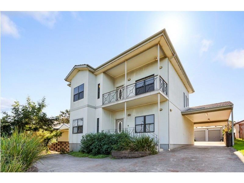 312 Northcliffe Drive, Lake Heights NSW 2502