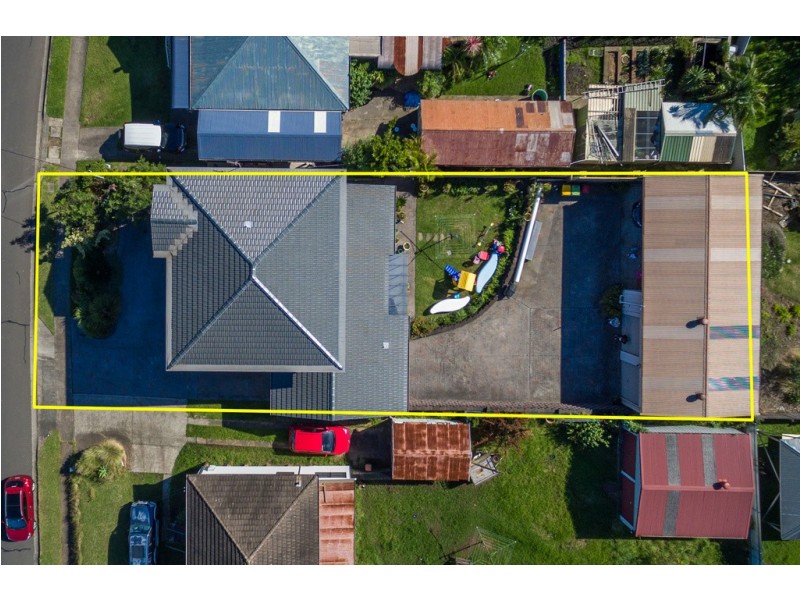 312 Northcliffe Drive, Lake Heights NSW 2502