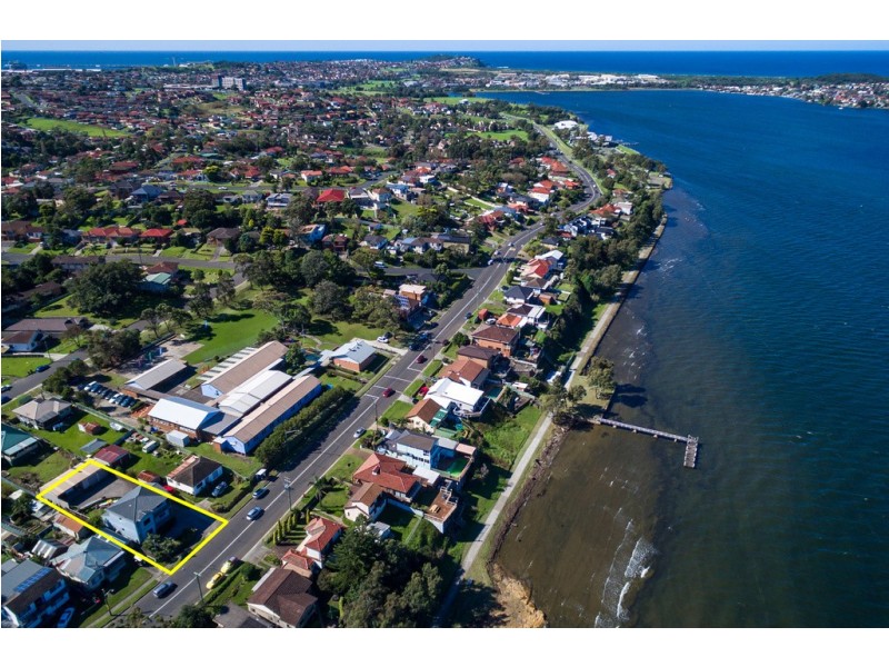 312 Northcliffe Drive, Lake Heights NSW 2502