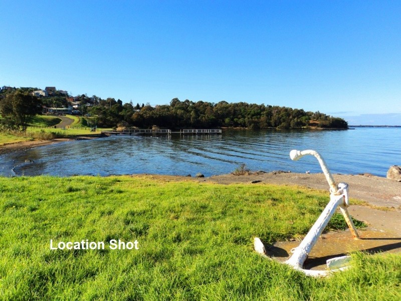 312 Northcliffe Drive, Lake Heights NSW 2502