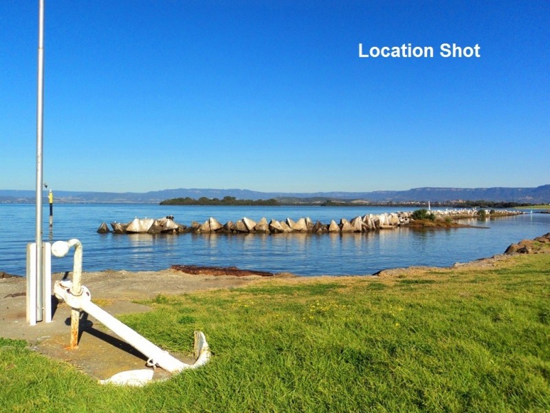 312 Northcliffe Drive, Lake Heights NSW 2502