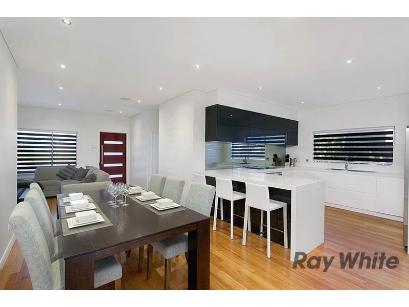 30 London Drive, West Wollongong NSW 2500