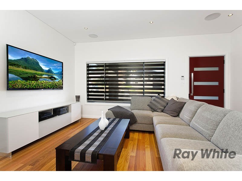 30 London Drive, West Wollongong NSW 2500