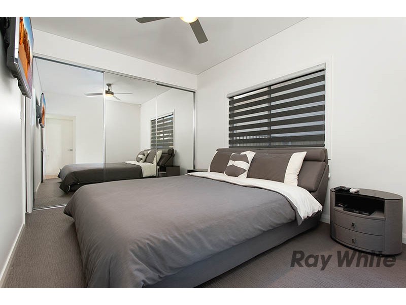 30 London Drive, West Wollongong NSW 2500