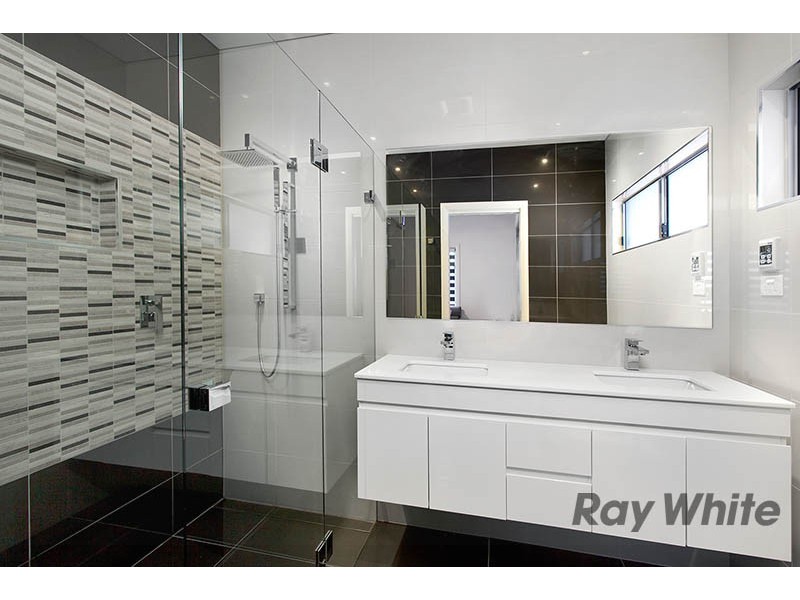 30 London Drive, West Wollongong NSW 2500