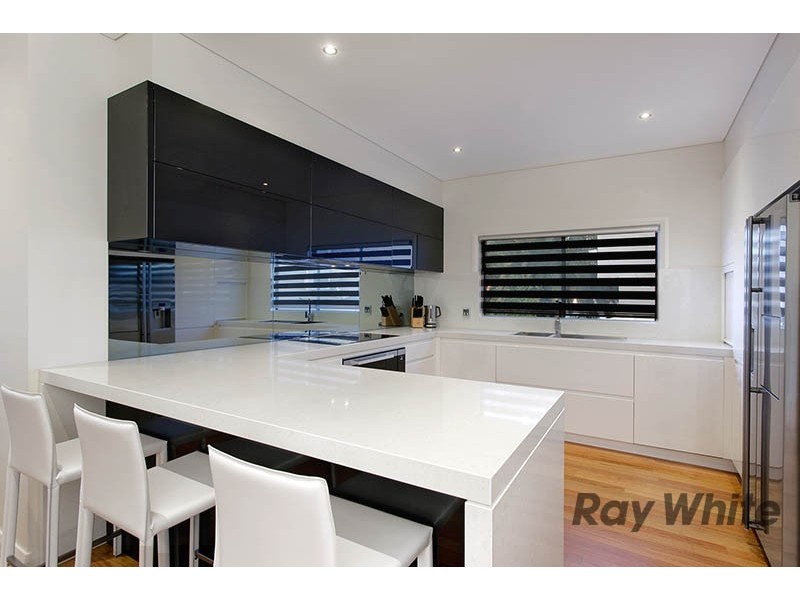 30 London Drive, West Wollongong NSW 2500