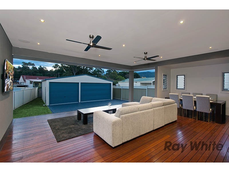 30 London Drive, West Wollongong NSW 2500