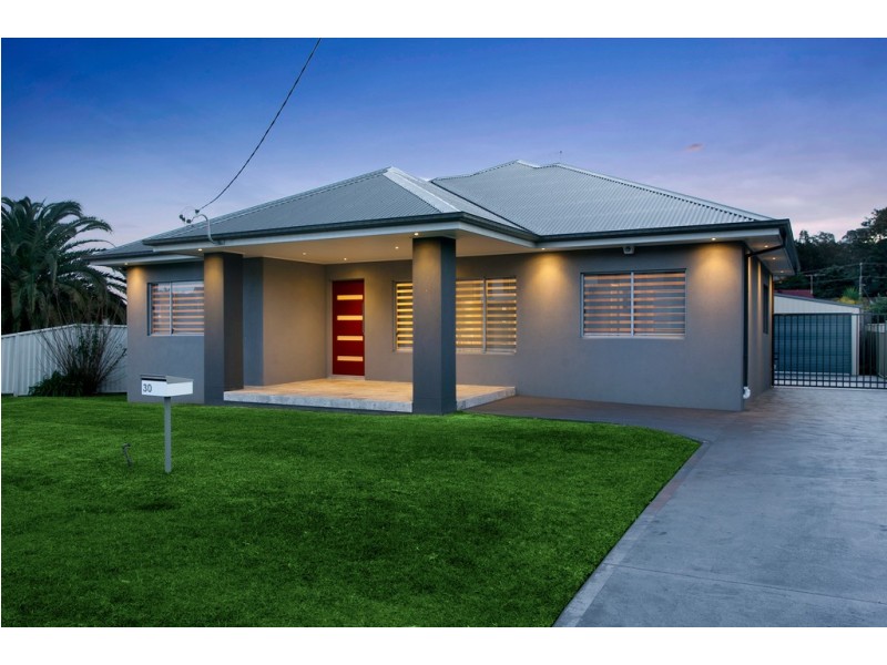30 London Drive, West Wollongong NSW 2500