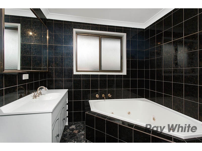 27 Ranchby Avenue, Lake Heights NSW 2502