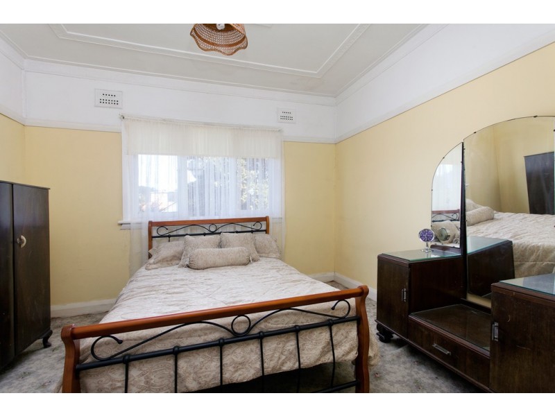 34 Rosemont Street, West Wollongong NSW 2500