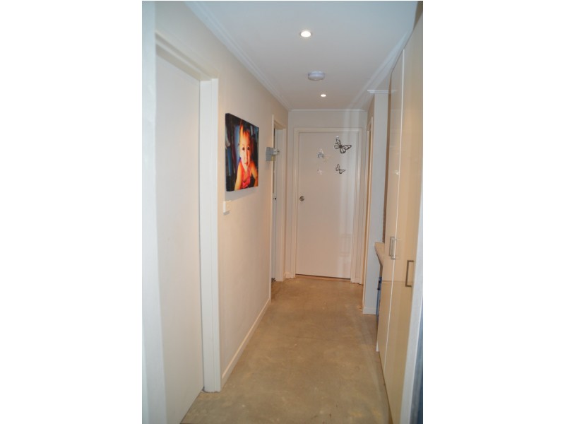 4/10 Myrtle St, Coniston NSW 2500