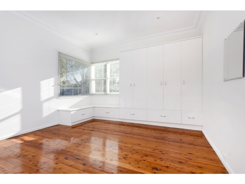 42 Norman Street, Mangerton NSW 2500