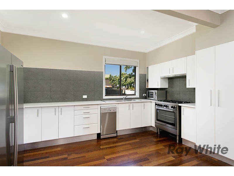 99 Albert Street, Unanderra NSW 2526