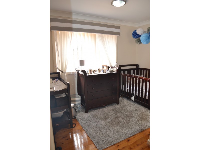 84 Beatus Street, Unanderra NSW 2526