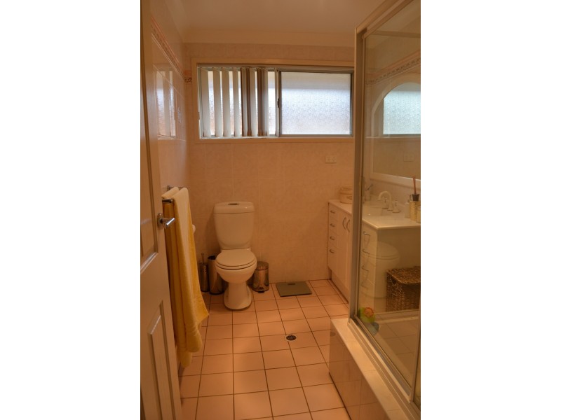 84 Beatus Street, Unanderra NSW 2526