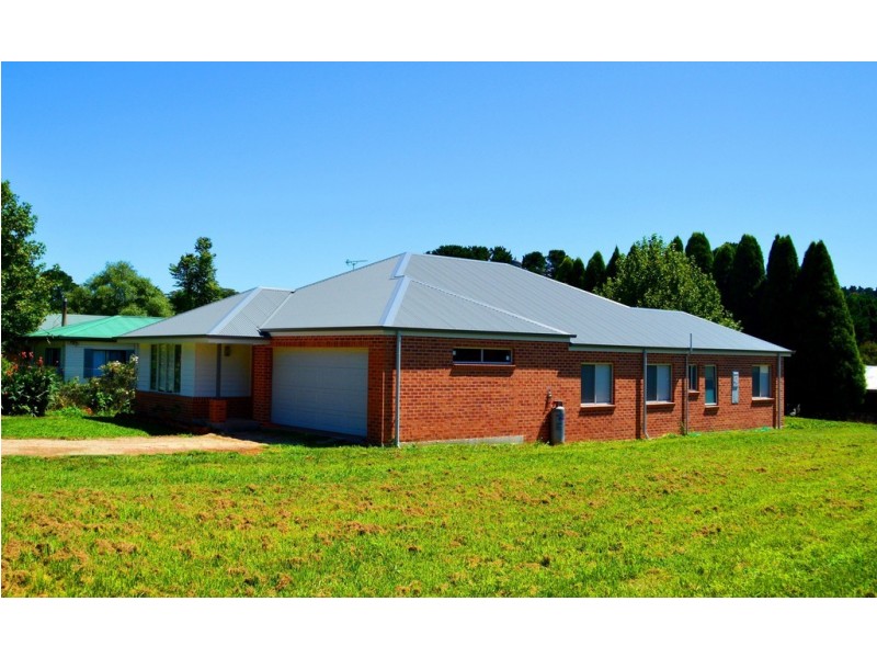 50 May St, Robertson NSW 2577