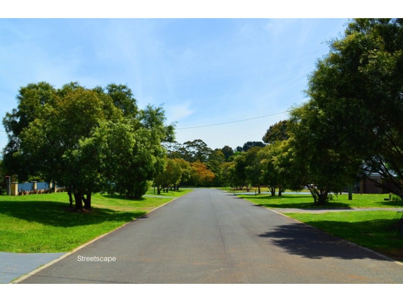 50 May St, Robertson NSW 2577