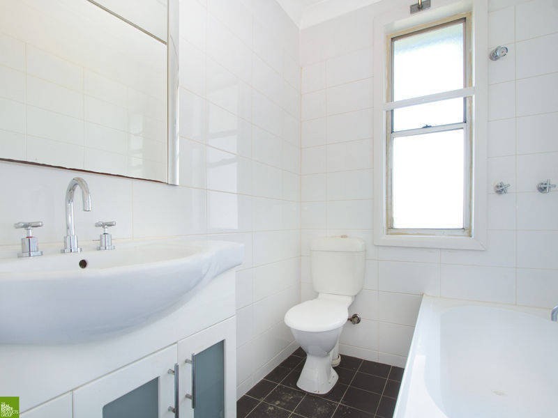 8 Devon Street, Berkeley NSW 2506