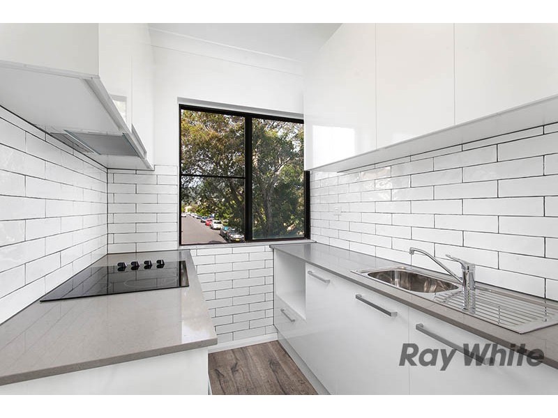 2/4 Pleasant Avenue, North Wollongong NSW 2500
