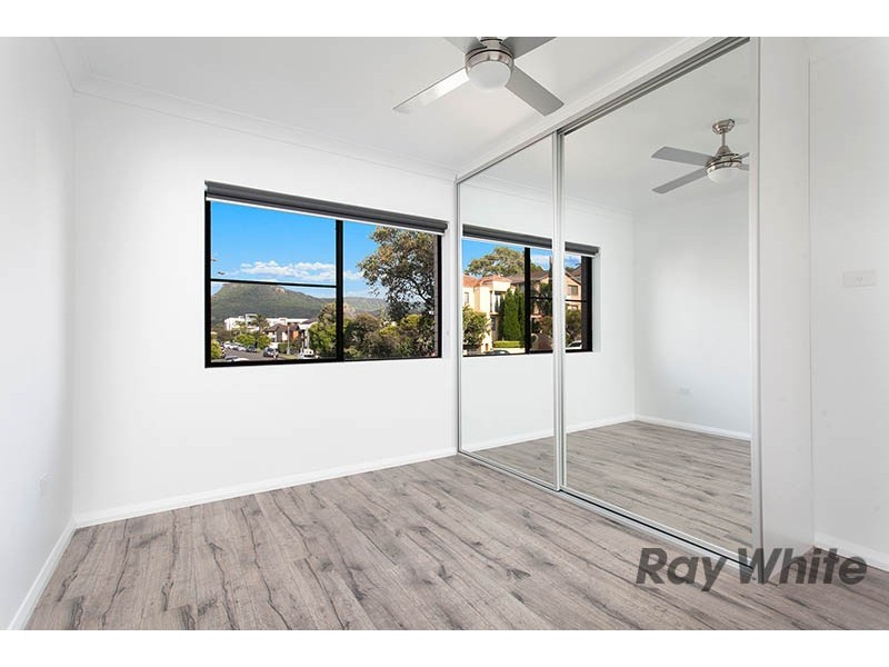 2/4 Pleasant Avenue, North Wollongong NSW 2500