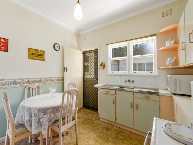 138 Heaslip Street, Mangerton NSW 2500