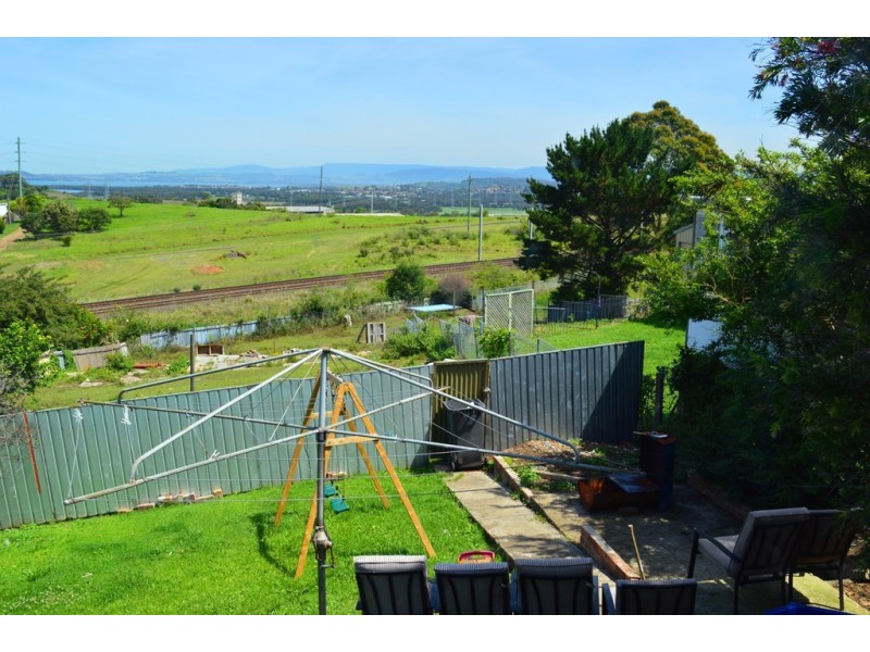 111 Farmborough Rd, Farmborough Heights NSW 2526