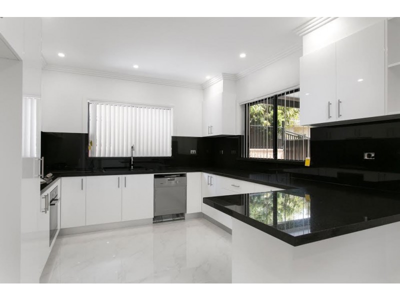 4/8 Dempster Street, Wollongong NSW 2500