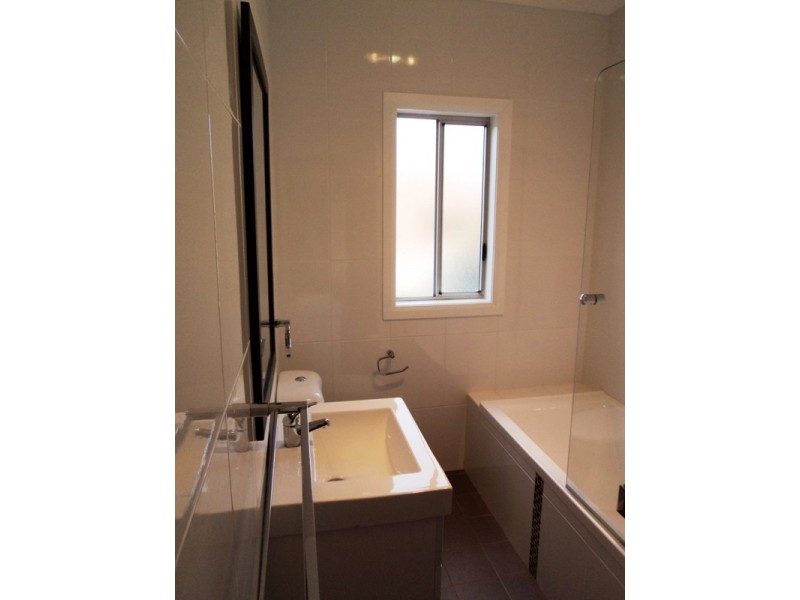 218 Gladstone Avenue, Mount Saint Thomas NSW 2500