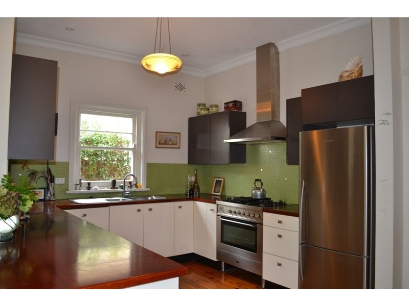 27 Rowland Avenue, Wollongong NSW 2500