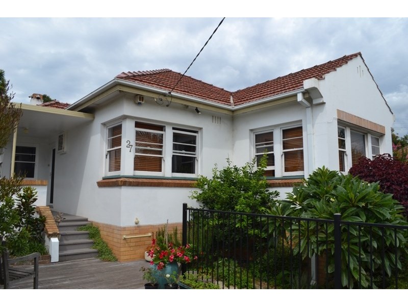 27 Rowland Avenue, Wollongong NSW 2500