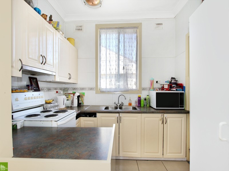 18 Cambridge Street, Berkeley NSW 2506