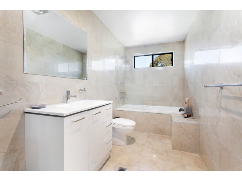 201 Jacaranda Avenue, Figtree NSW 2525