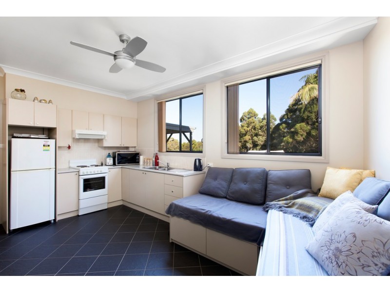 201 Jacaranda Avenue, Figtree NSW 2525