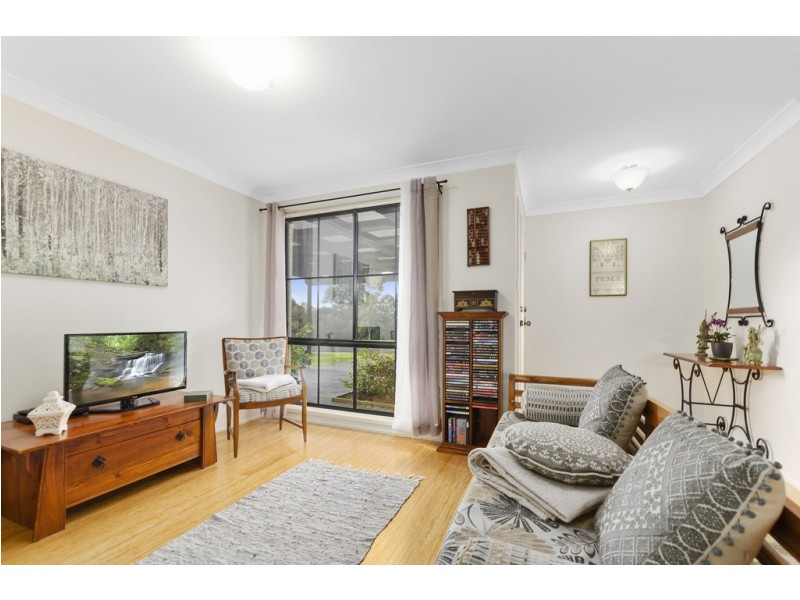 21 Fleet Crescent, Albion Park NSW 2527