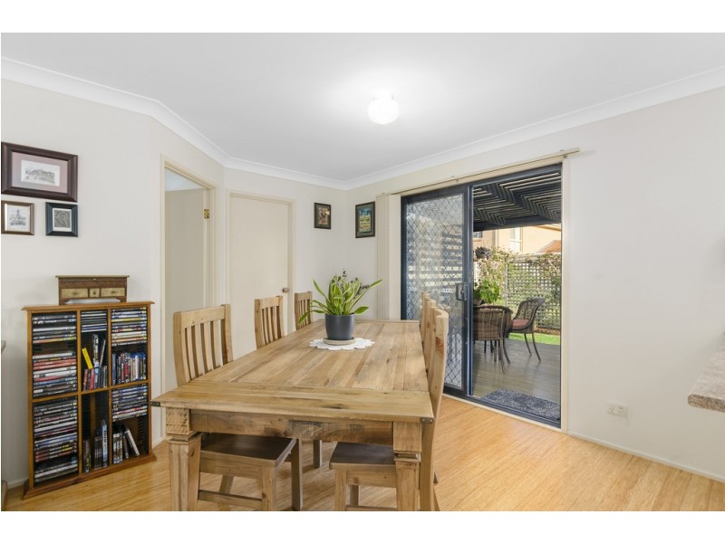 21 Fleet Crescent, Albion Park NSW 2527