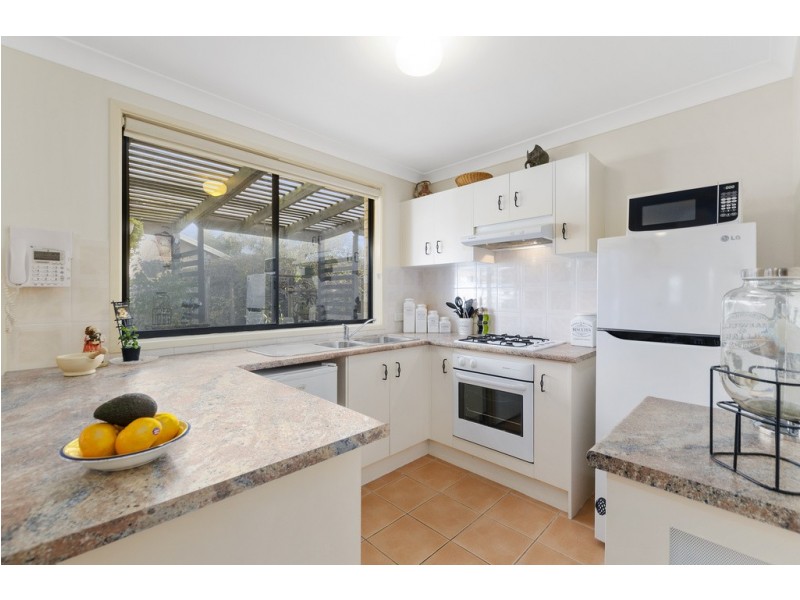 21 Fleet Crescent, Albion Park NSW 2527